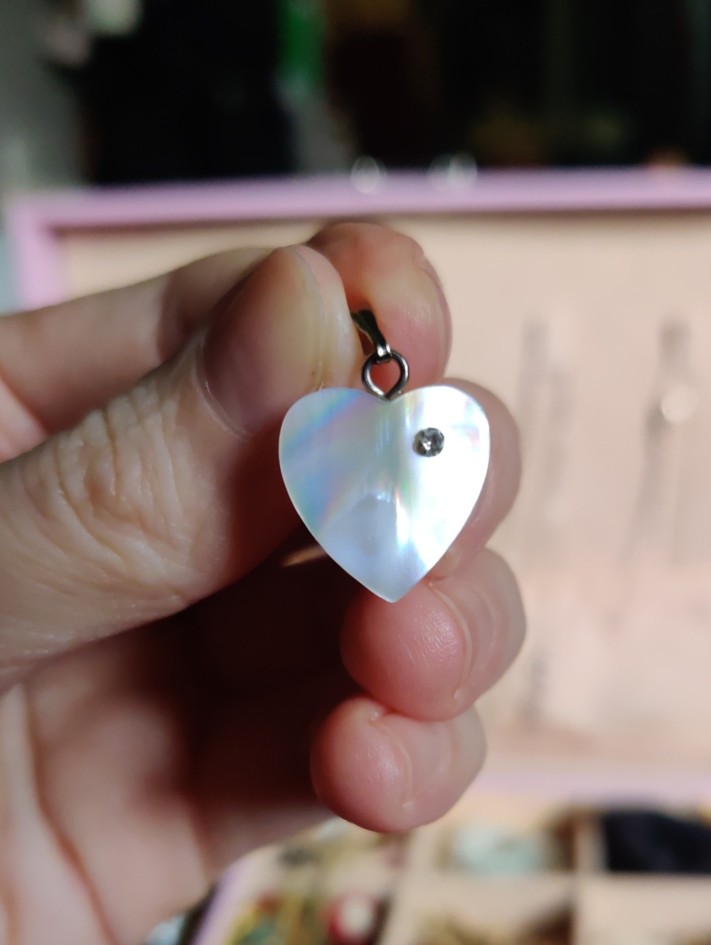 Hand Carved Mother Of Peael Heart Pendant Charm - Women Jewelry